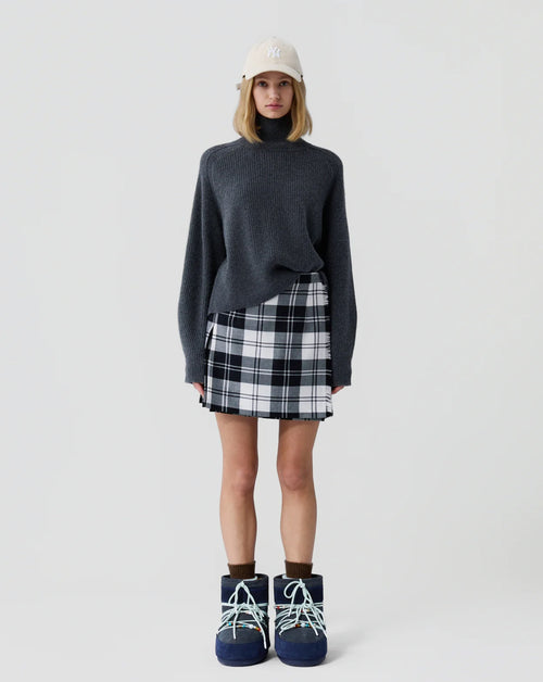 Cropped Rib Turtleneck