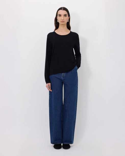 Ava Longsleeve T-Shirt