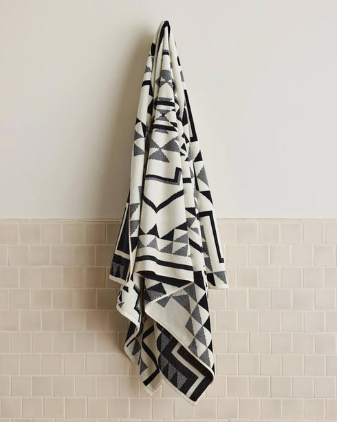 Oversized Jacquard Spa Towel