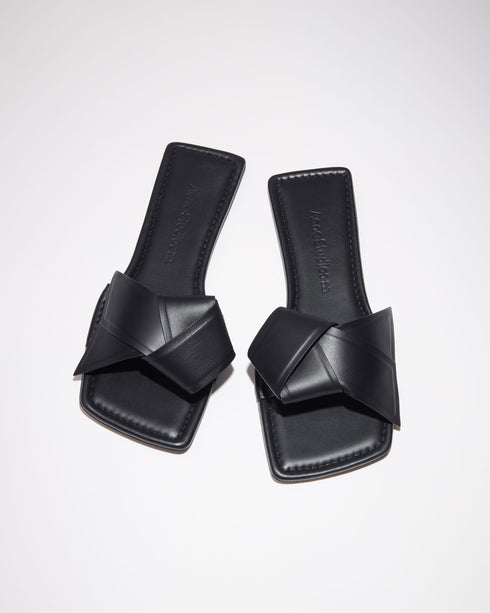 Musubi Sandal