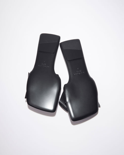 Musubi Sandal