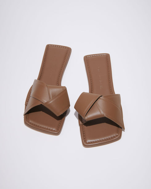 Musubi Sandal