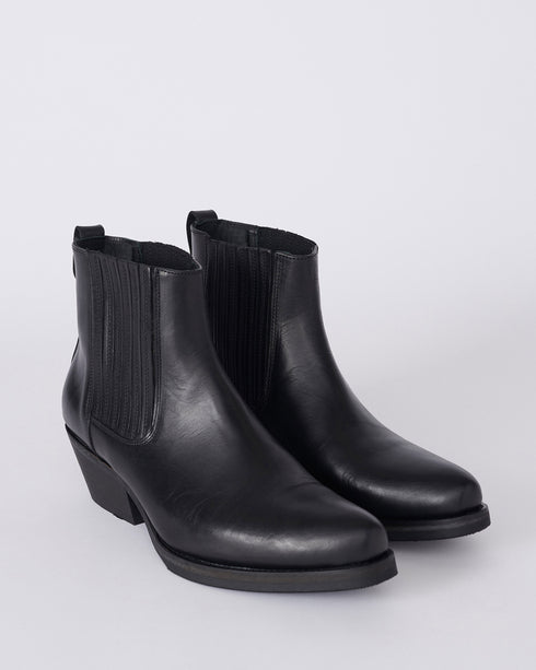 Cuban Heel Boot