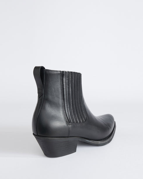 Cuban Heel Boot