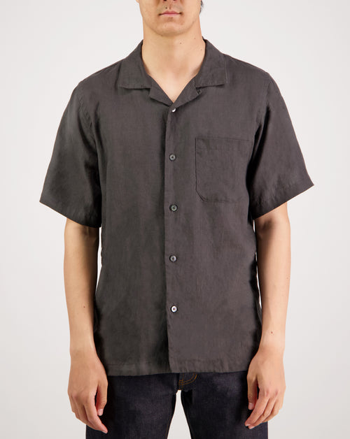 IN THE MIDDLE Short Sleeve Linen Shirt in Black